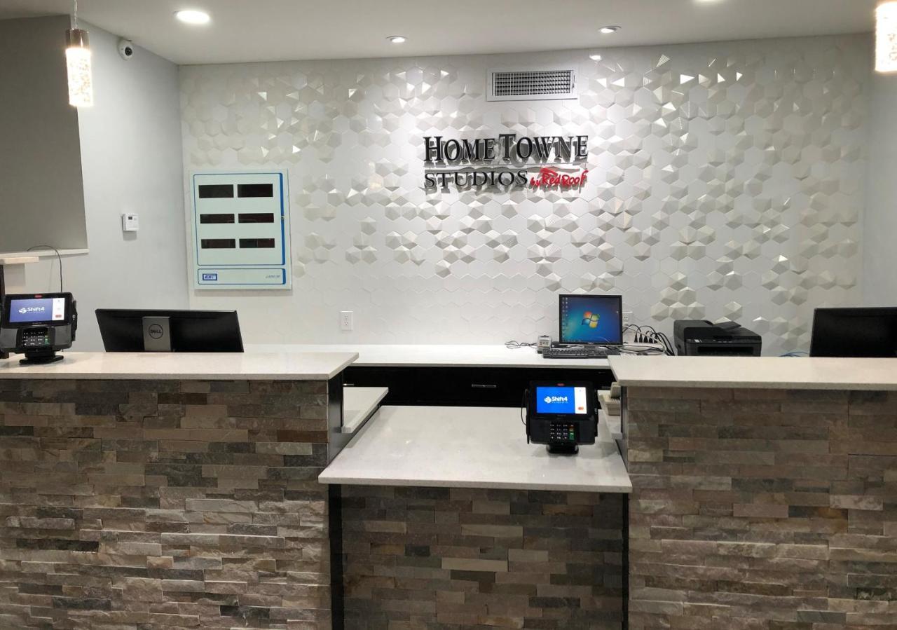 Hometowne Studios By Red Roof San Antonio E - Frost Bank Center Екстериор снимка