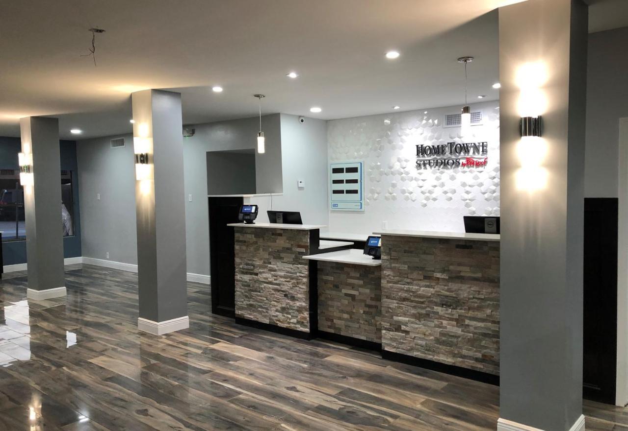 Hometowne Studios By Red Roof San Antonio E - Frost Bank Center Екстериор снимка